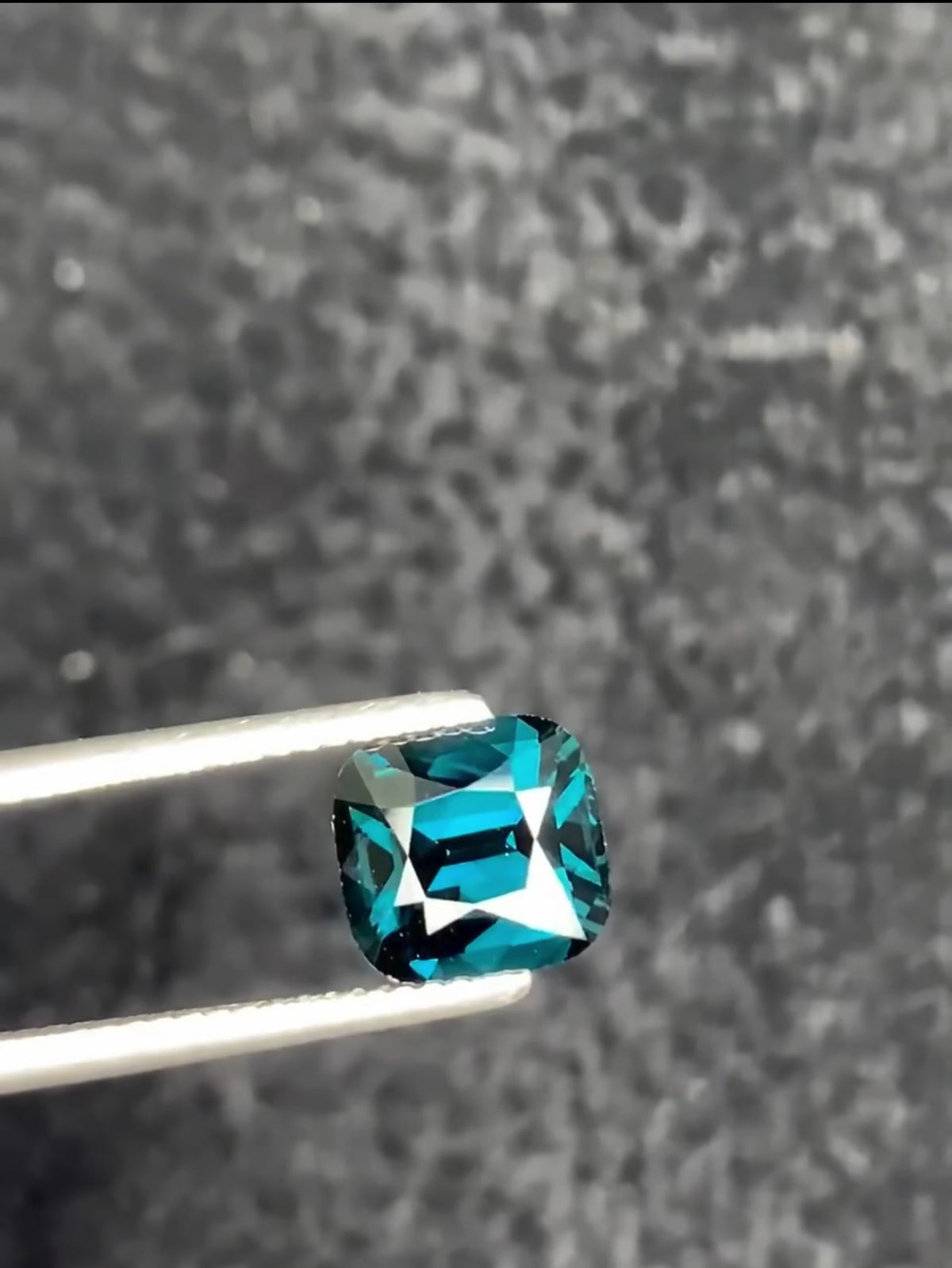 2.68 CT NATURAL COBALT BLUE SPINEL FROM SRI LANKA — GIA REPORT